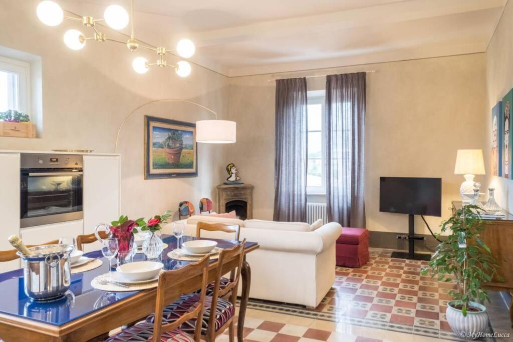 Casa Maria - Attico Di Lusso Vicino Alle Mura Лука Екстериор снимка